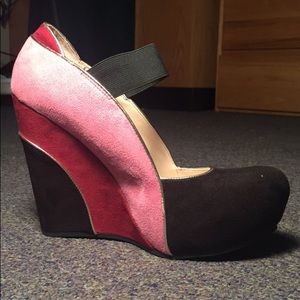 Worthington Black and Pink Wedge Heels